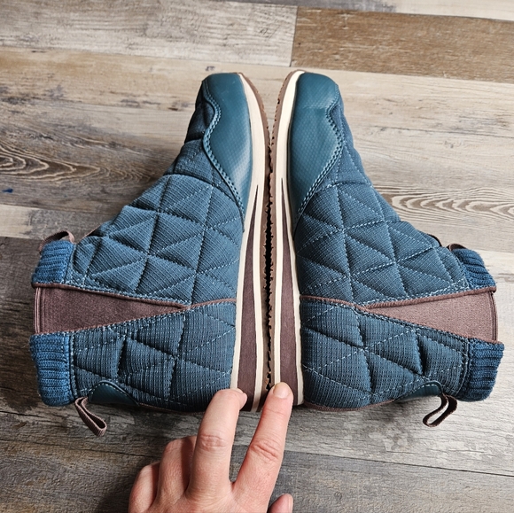 Teva ReEmber Mid Platform Chelsea Bootie Size 7 Teal Quilted - Picture 5 of 9
